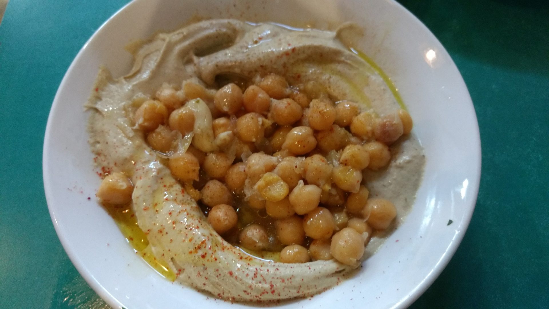 hummus-ve-shut1