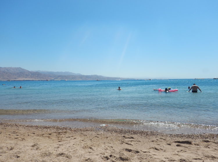 Eilat-avenue-beach