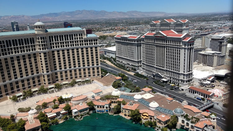 las-vegas-eiffel-tower-view